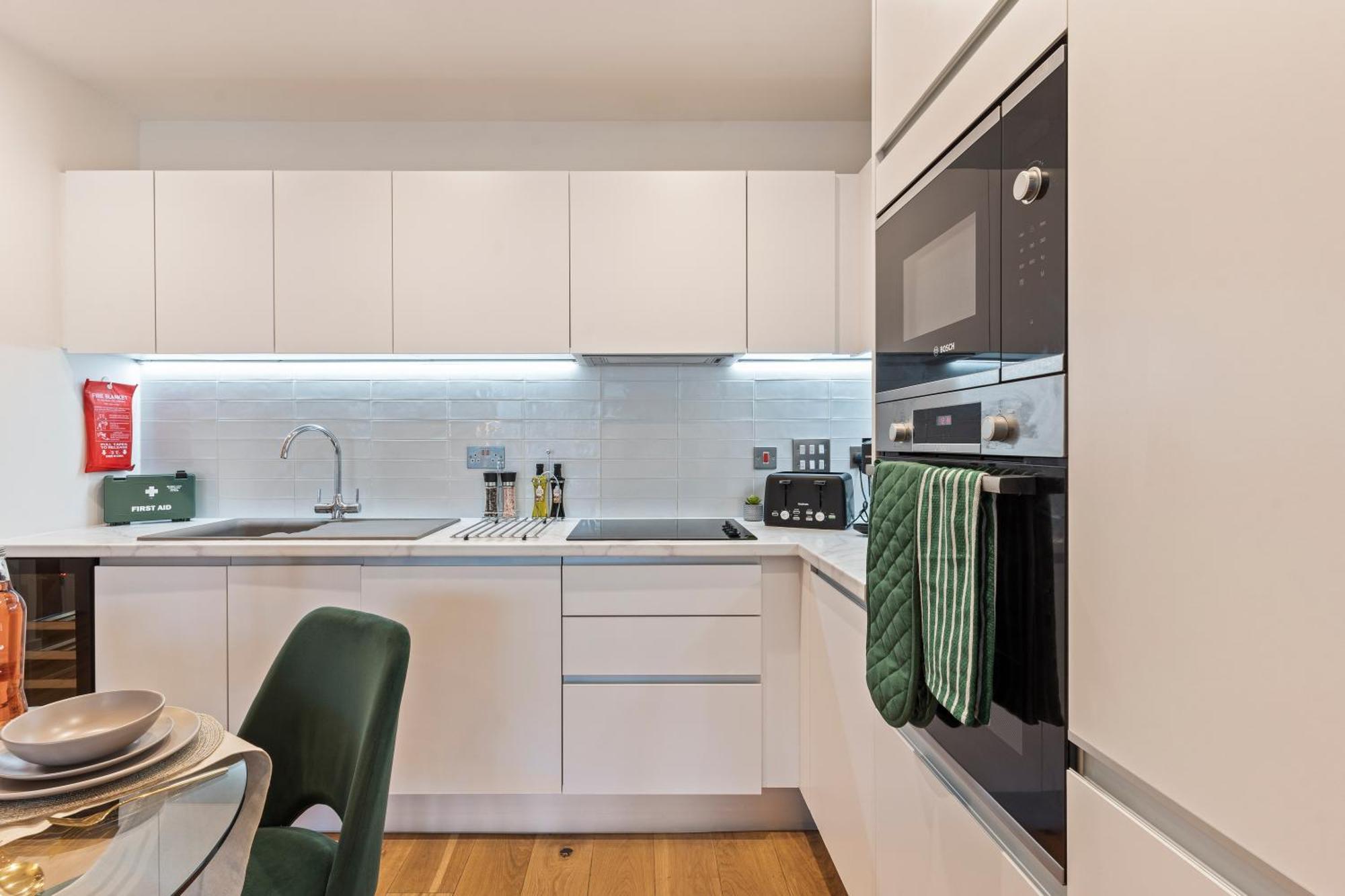 Shanti Suite - 2Bed 2Bath City Centre - Wifi - Netflix- Parking- Modern- Perfect For Family, Contractors, Leisure, Business By Shanti Nights Birmingham Buitenkant foto