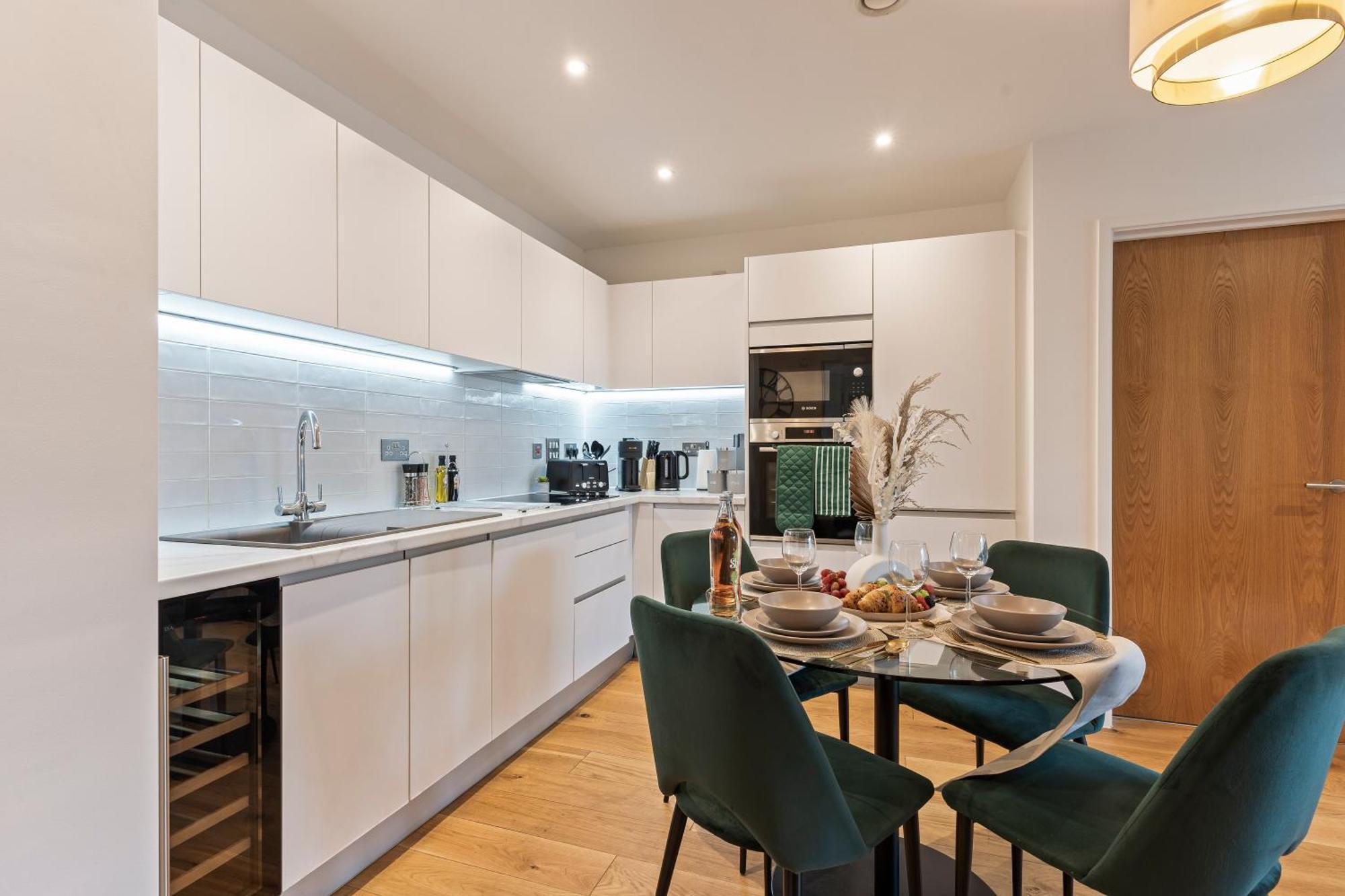 Shanti Suite - 2Bed 2Bath City Centre - Wifi - Netflix- Parking- Modern- Perfect For Family, Contractors, Leisure, Business By Shanti Nights Birmingham Buitenkant foto