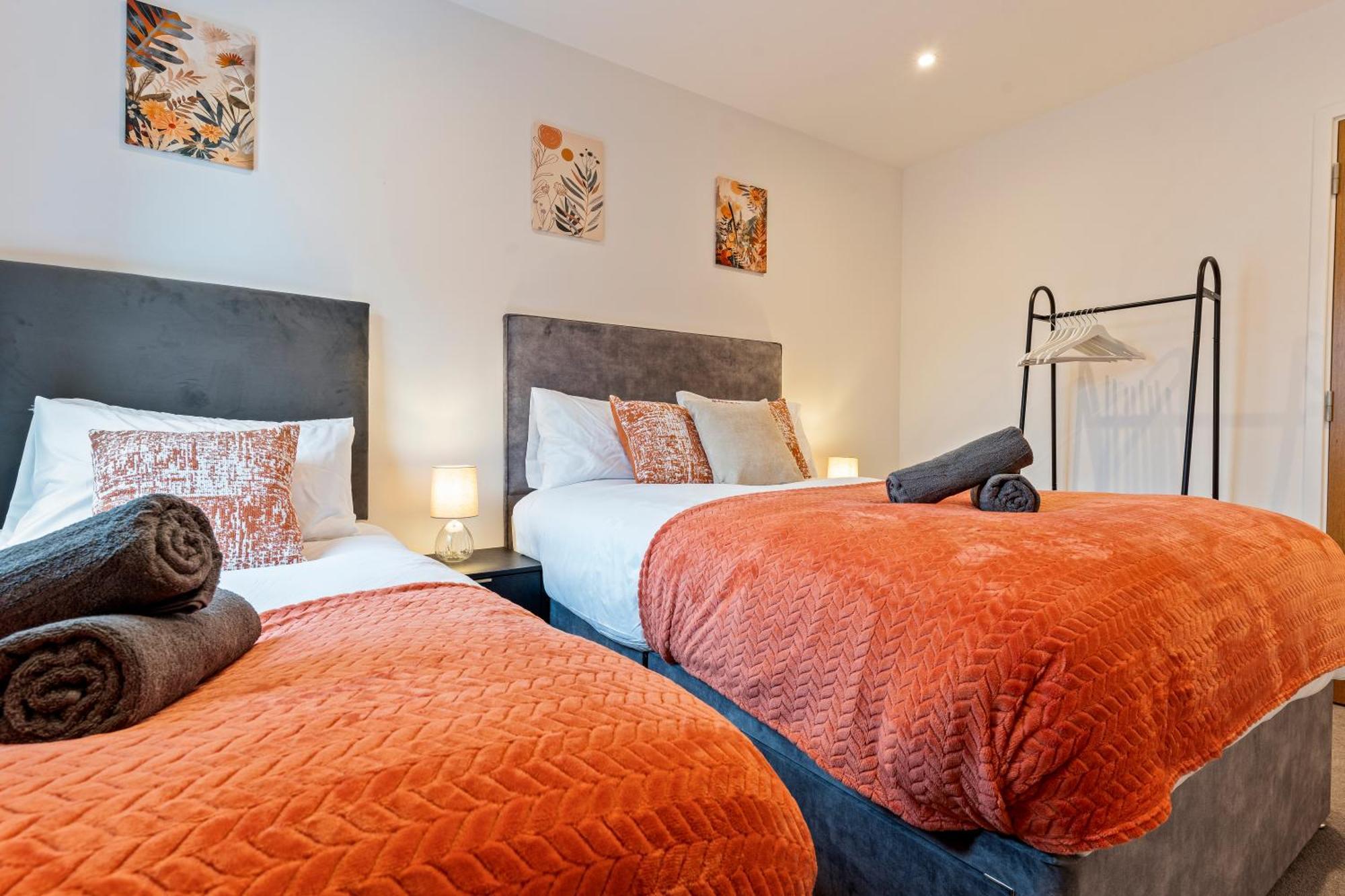 Shanti Suite - 2Bed 2Bath City Centre - Wifi - Netflix- Parking- Modern- Perfect For Family, Contractors, Leisure, Business By Shanti Nights Birmingham Buitenkant foto
