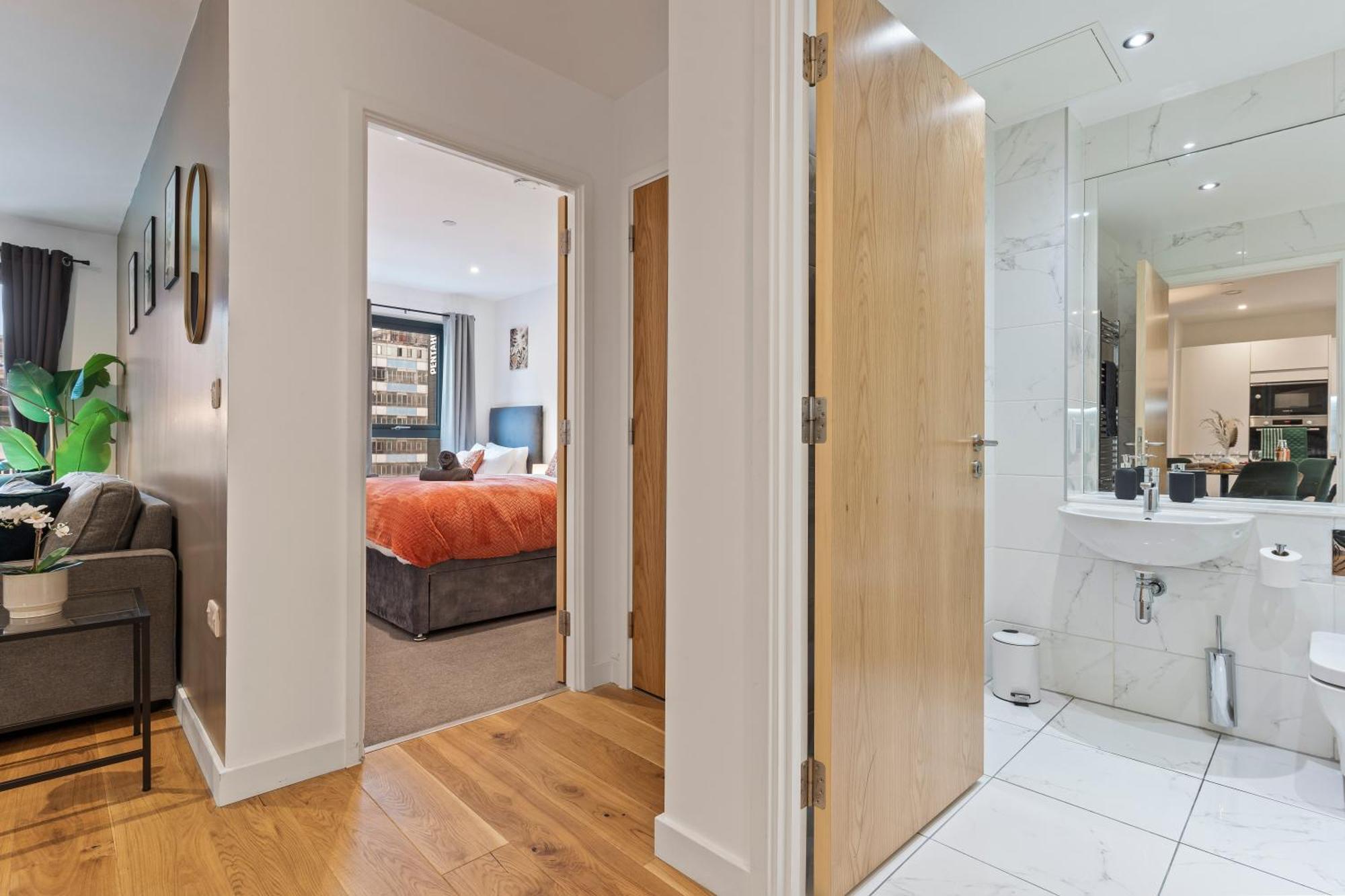 Shanti Suite - 2Bed 2Bath City Centre - Wifi - Netflix- Parking- Modern- Perfect For Family, Contractors, Leisure, Business By Shanti Nights Birmingham Buitenkant foto