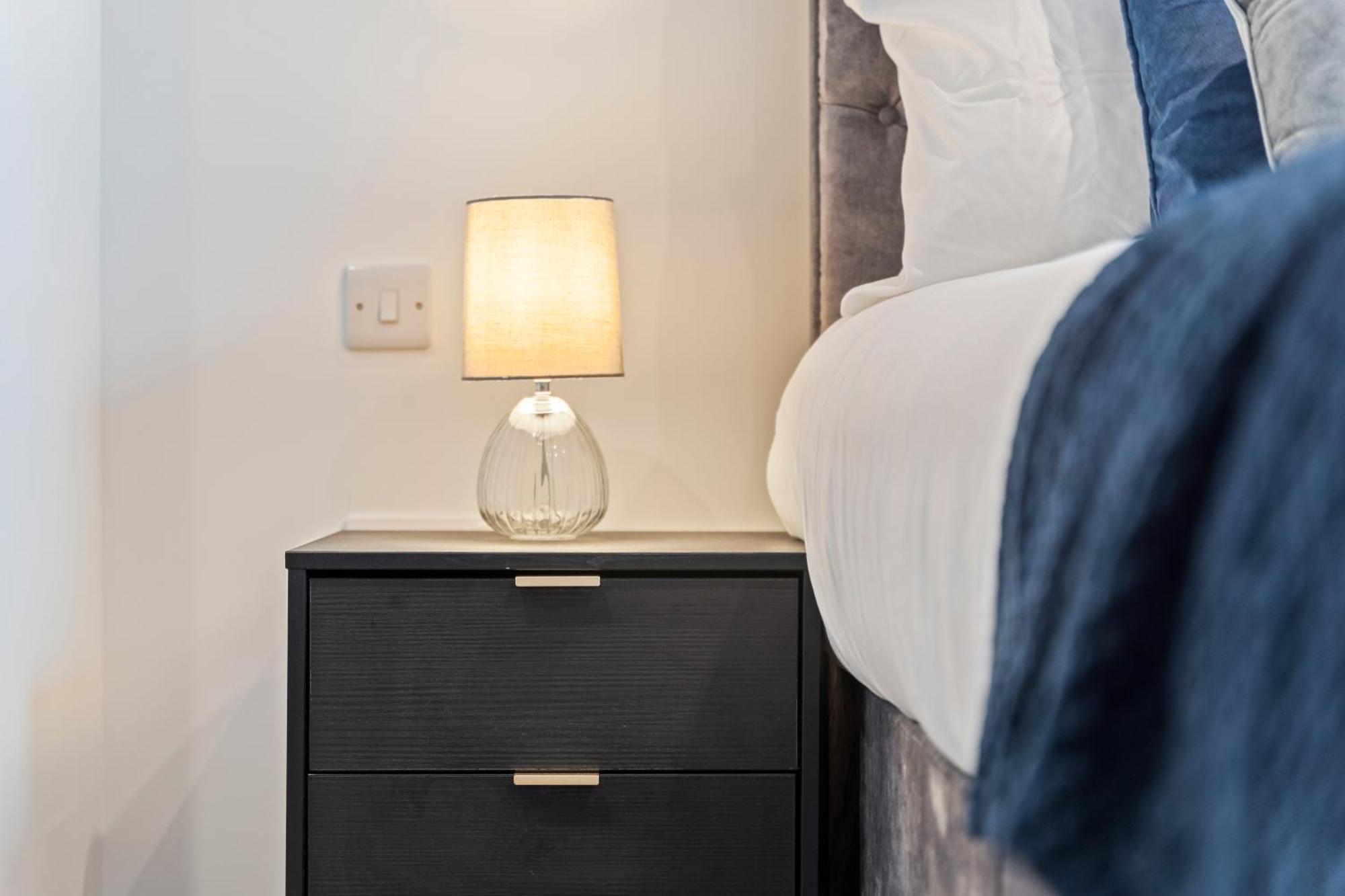 Shanti Suite - 2Bed 2Bath City Centre - Wifi - Netflix- Parking- Modern- Perfect For Family, Contractors, Leisure, Business By Shanti Nights Birmingham Buitenkant foto