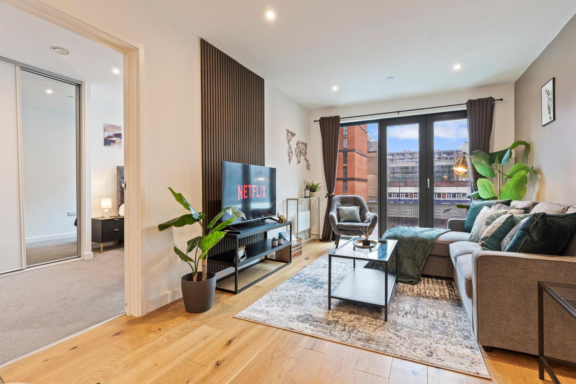 Shanti Suite - 2Bed 2Bath City Centre - Wifi - Netflix- Parking- Modern- Perfect For Family, Contractors, Leisure, Business By Shanti Nights Birmingham Buitenkant foto