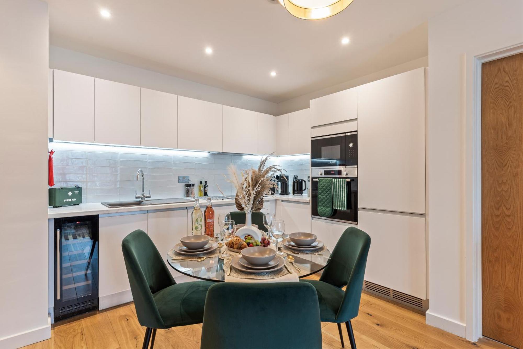 Shanti Suite - 2Bed 2Bath City Centre - Wifi - Netflix- Parking- Modern- Perfect For Family, Contractors, Leisure, Business By Shanti Nights Birmingham Buitenkant foto