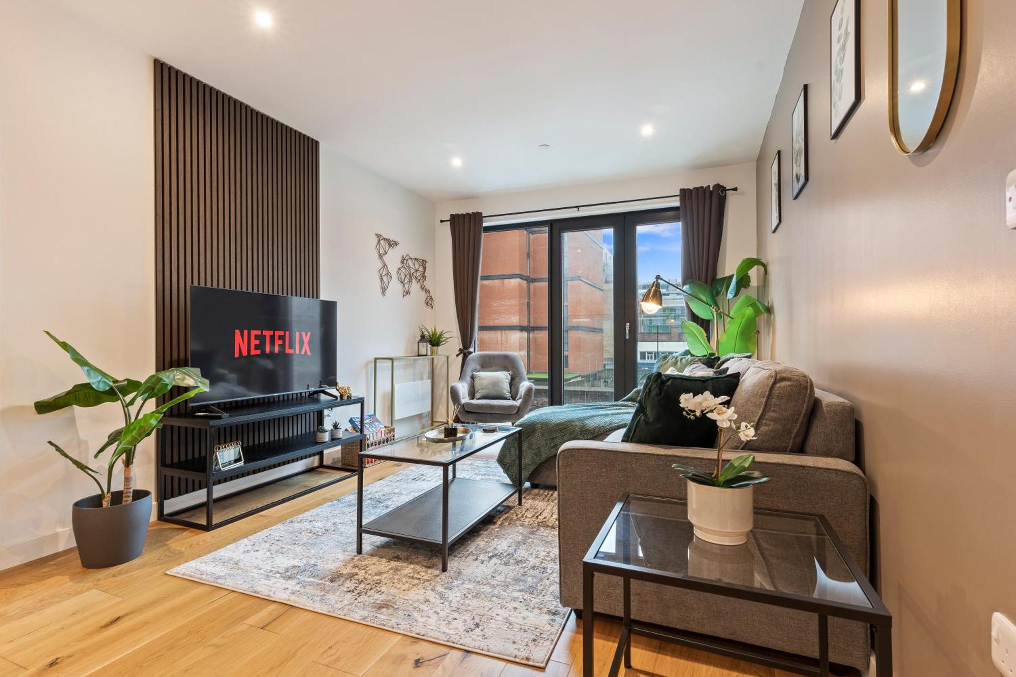 Shanti Suite - 2Bed 2Bath City Centre - Wifi - Netflix- Parking- Modern- Perfect For Family, Contractors, Leisure, Business By Shanti Nights Birmingham Buitenkant foto